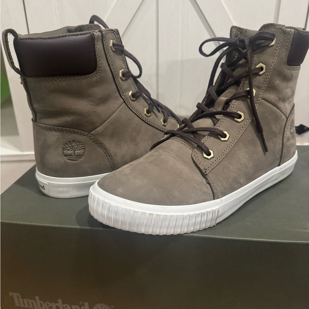 Timberland Skyla Bay Olive Nubuck Womens 9